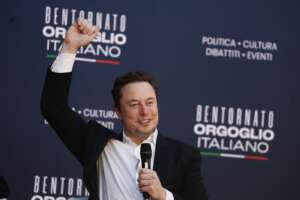 Elon Musk ad Atreju: “L’Italia deve fare più figli, o la sua cultura scomparirà”. Critiche agli ambientalisti