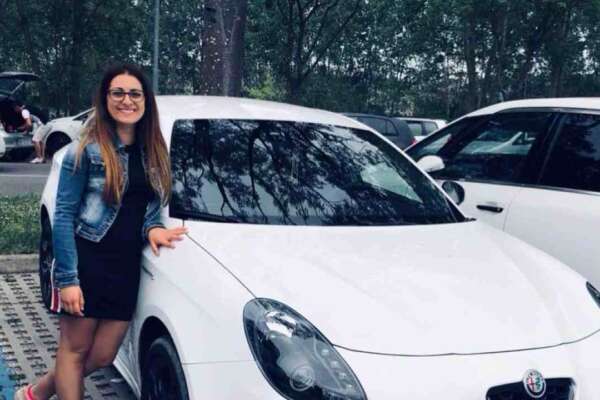 Vanessa Ballan uccisa dopo aver aperto la porta di casa: era incinta del secondo figlio. Killer in fuga “ma identificato” Vanessa Ballan uccisa dopo aver aperto la porta di casa: era incinta del secondo figlio. Killer in fuga “ma identificato”