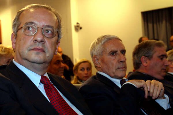 © Marco Merlini / LaPresse
27-02-2008  Roma
Politica
Sala delle conferenze di piazza Montecitorio – Walter Veltroni interviene al convegno “Educare al bene comune”
Nella foto  Walter Veltroni, Franco Marini e Giuseppe Fioroni