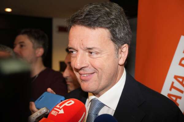 Renzi alla giornata del Riformista: “Meloni influencer d’Italia, Landini leader Pd? Stanno messi male…”
