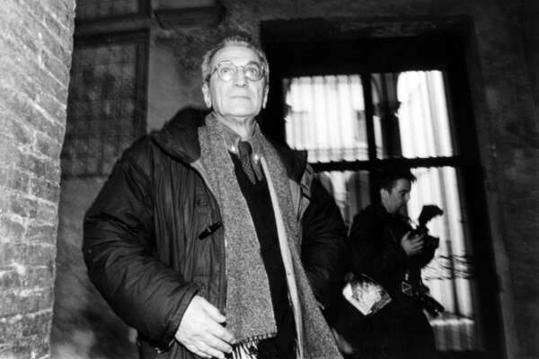 Morto a Parigi Toni Negri, lo storico leader di Autonomia Operaia. Aveva 90 anni Morto a Parigi Toni Negri, lo storico leader di Autonomia Operaia. Aveva 90 anni