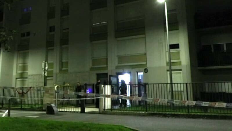 Strage di Natale a Parigi, madre e quattro figli piccoli uccisi in casa: arrestato il padre