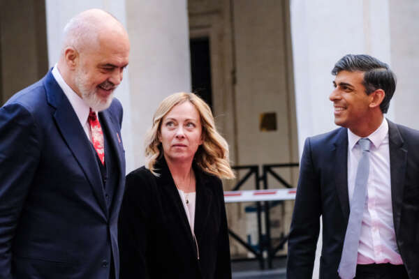 Foto Mauro Scrobogna/LaPresse
16-12-2023 Roma (Italia) Politica – Chigi Governo – visita del PM della Gran Bretagna Sunak – Nella foto: Il Presidente del Consiglio Giorgia Meloni incontra a Palazzo Chigi  il PM della GB Rishi Sunak e il PM di Albania Edy Rama

December 16, 2023 Rome (Italy) Politics – Chigi, Government – visit by the PM of GB Sunak – In the photo: Prime Minister Giorgia Meloni meets the PM of Great Britain Rishi Saunak at Palazzo Chigi and PM of Albania Edy Rama