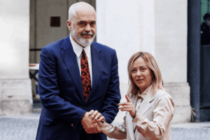 Protocollo Albania approvato: nessuna polemica, tanti dubbi