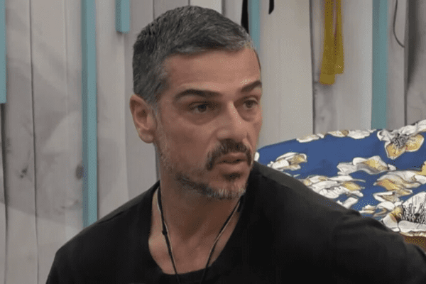 Chi è Massimiliano Varrese del Grande Fratello: perché tutti invocano la squalifica dopo quelle frasi Chi è Massimiliano Varrese del Grande Fratello: perché tutti invocano la squalifica dopo quelle frasi