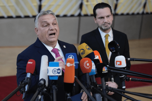 Ucraina nell’Ue, via libera ai negoziati. Attesa per la revisione del Patto di stabilità