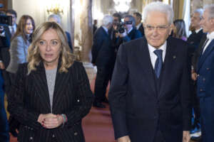 13 Dicembre 2023 Roma, Italia
Politica
Roma – Il Presidente della Repubblica Sergio Mattarella con il Presidente del Consiglio dei Ministri Giorgia Meloni, in occasione dell’incontro con i Ministri ed altri membri del Governo, in vista del Consiglio Europeo , oggi 13 dicembre 2023.
(Foto di Paolo Giandotti – Ufficio per la Stampa e la Comunicazione della Presidenza della Repubblica) 13 Dicembre 2023 Roma, Italia
Politica
Roma – Il Presidente della Repubblica Sergio Mattarella con il Presidente del Consiglio dei Ministri Giorgia Meloni, in occasione dell’incontro con i Ministri ed altri membri del Governo, in vista del Consiglio Europeo , oggi 13 dicembre 2023.
(Foto di Paolo Giandotti – Ufficio per la Stampa e la Comunicazione della Presidenza della Repubblica)