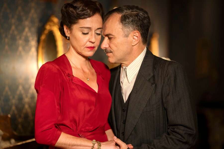 “Ha da passà ‘a nuttata”. Lunghi applausi per ‘Napoli milionaria’