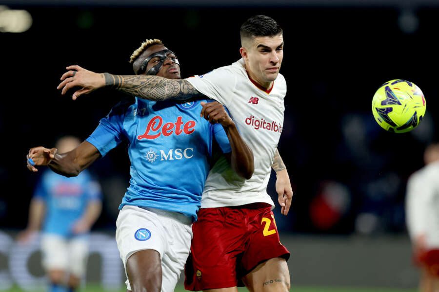 Foto Alessandro Garofalo/LaPresse 29 gennaio  2023 Napoli, Italia sport calcio Napoli vs Roma – Campionato di calcio Serie A TIM 2022/2023 – stadio Diego Armando Maradona Nella foto: Victor Osimhen (SSC Napoli);    Gianluca Mancini (AS Roma); 

January 29 , 2023 Naples, Italy sport soccer 
Napoli vs Roma – Italian Football Championship League A TIM 2022/2023 – Diego Armando Maradona stadium. In the pic: Victor Osimhen (SSC Napoli);   Gianluca Mancini (AS Roma);