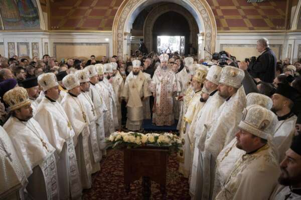 Natale a Kiev, rottura con Mosca anche nelle tradizioni: l’Ucraina torna a celebrarlo il 25 dicembre Natale a Kiev, rottura con Mosca anche nelle tradizioni: l’Ucraina torna a celebrarlo il 25 dicembre