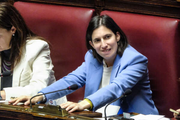 Schlein e l’investitura di Prodi: la fine della vocazione maggioritaria del Pd