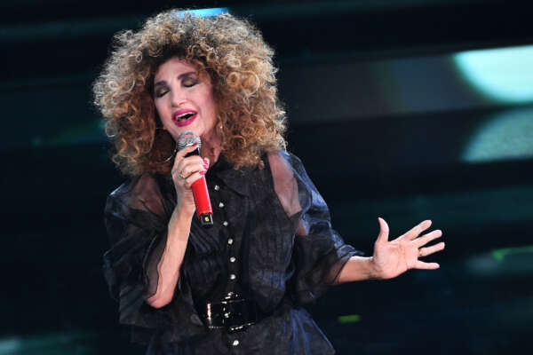 Foto Matteo Rasero/LaPresse
03 marzo 2021 Sanremo, Italia
spettacolo
Festival di Sanremo 2021, seconda serata.
Nella foto: Marcella Bella
Photo Matteo Rasero/LaPresse
March 03, 2021 Sanremo, Italy
entertainment
Sanremo music festival 2021, second evening.
In the photo: Marcella Bella Foto Matteo Rasero/LaPresse
03 marzo 2021 Sanremo, Italia
spettacolo
Festival di Sanremo 2021, seconda serata.
Nella foto: Marcella Bella
Photo Matteo Rasero/LaPresse
March 03, 2021 Sanremo, Italy
entertainment
Sanremo music festival 2021, second evening.
In the photo: Marcella Bella