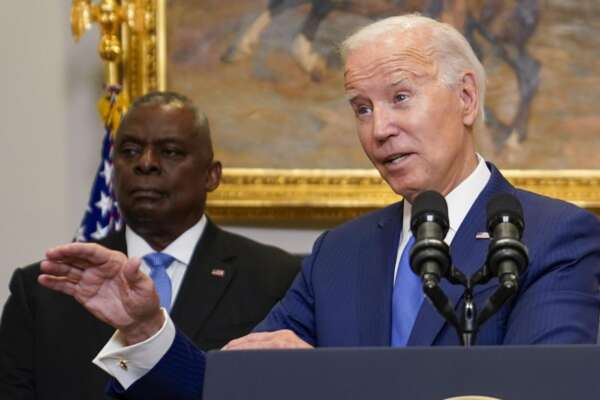 Il capo del Pentagono Lloyd Austin ricoverato in terapia intensiva per giorni, Biden non sapeva nulla