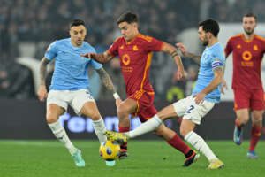 Foto Alfredo Falcone/LaPresse 
10 Gennaio 2024 – Roma, Italia – sport, calcio – Lazio vs Roma – Coppa Italia Frecciarossa 2023/2024 – Stadio Olimpico di Roma. Nella foto: Paulo Dybala (AS Roma), Danilo Cataldi (SS Lazio)

Foto Alfredo Falcone/LaPresse 
January 10, 2024 Rome, Italy – sport, soccer – Lazio vs Roma – Italy Cup Frecciarossa 2023/2024 – Olimpic Stadium in Rome. In the pic: Paulo Dybala (AS Roma), Danilo Cataldi (SS Lazio)