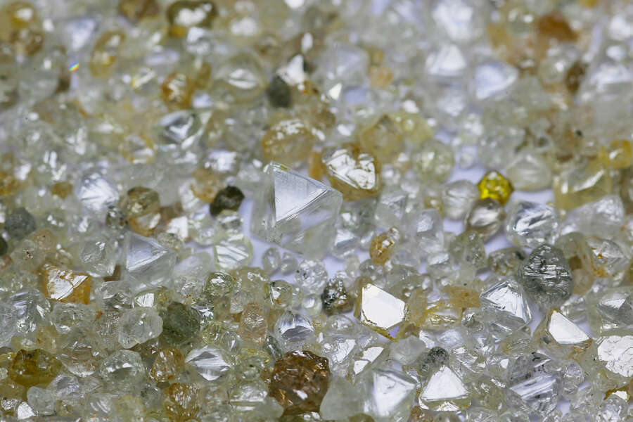 Il colosso dei diamanti russi Alrosa sanzionato dall’UE. “Sottratta un’importante fonte di guadagno”