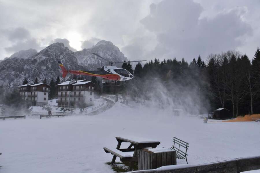 Cabinovia elicottero neve