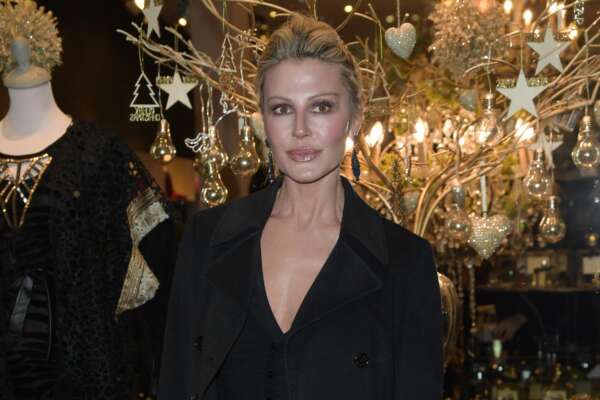 Chi è Nathaly Caldonazzo, l’amore con Troisi e le relazioni poi la delusione a Temptation Island: “Mio padre violento con mia madre, ho subito molto da piccola” Chi è Nathaly Caldonazzo, l’amore con Troisi e le relazioni poi la delusione a Temptation Island: “Mio padre violento con mia madre, ho subito molto da piccola”