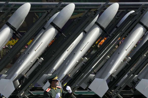 Iranian-made drones of the Revolutionary Guard aerospace division are seen on a truck during an annual military parade marking anniversary of the beginning of war against Iran by former Iraqi Dictator Saddam Hussein, in front of the shrine of the late revolutionary founder Ayatollah Khomeini, just outside Tehran, Iran, Friday, Sept. 22, 2023. (AP Photo/Vahid Salemi)

Associated Press/LaPresse
Only Italy and Spain