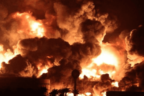 Missili in Yemen, la guerra in Medio Oriente si allarga: Usa e Gran Bretagna attaccano basi Houthi. “Coinvolti altri Paesi” Missili in Yemen, la guerra in Medio Oriente si allarga: Usa e Gran Bretagna attaccano basi Houthi. “Coinvolti altri Paesi”