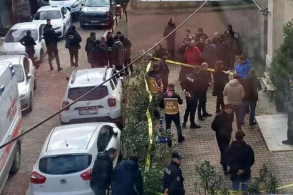 Attacco armato in una chiesa italiana ad Istanbul: spari sulla folla, morto un uomo