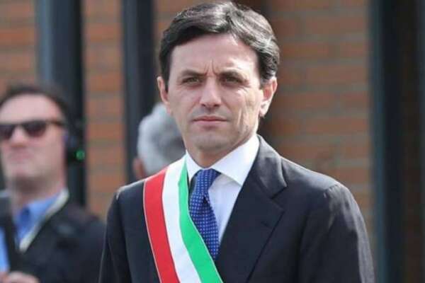 Ercolano, parla il sindaco Bonajuto: “Bisogna saper agire. Limitarsi a comunicare? Inutile” Ercolano, parla il sindaco Bonajuto: “Bisogna saper agire. Limitarsi a comunicare? Inutile”