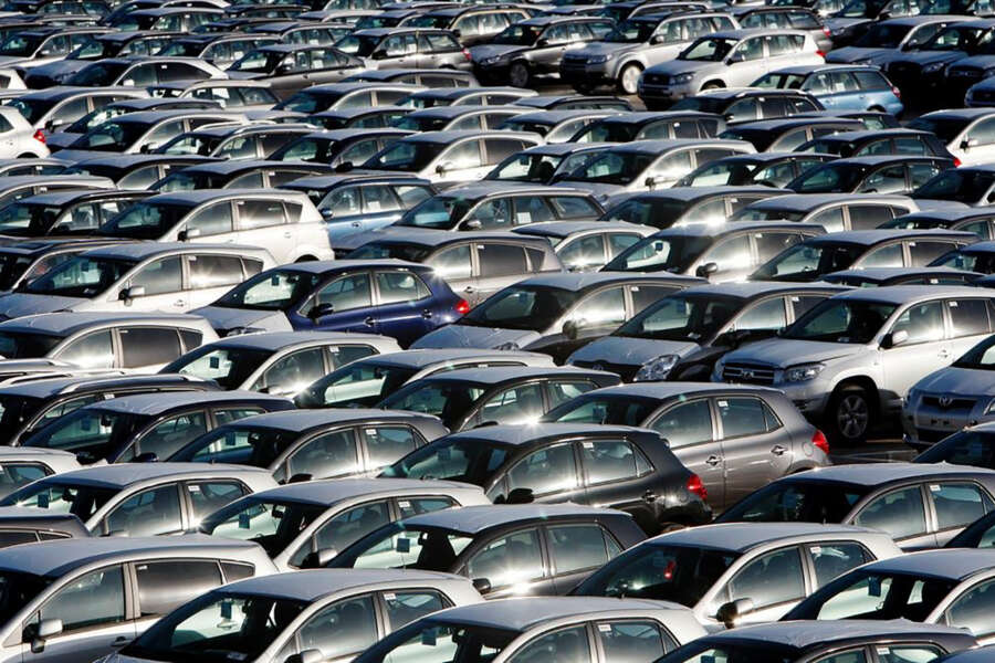 Incentivi auto, la mossa Urso da 950 milioni di euro e il giusto equilibrio tra interessi