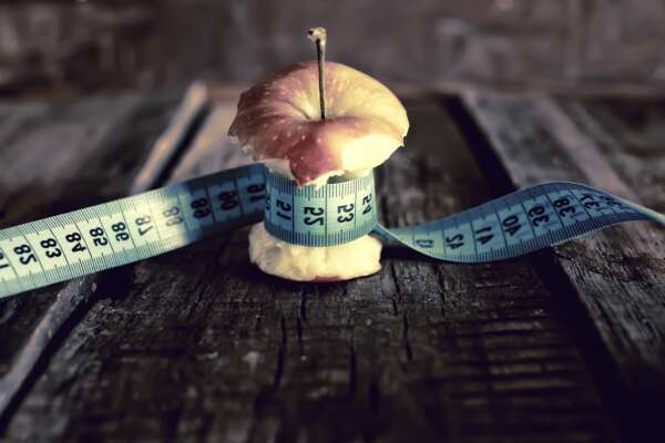 Anoressia allarme sanitario, l’appello del luminare: “Meloni si fermi”