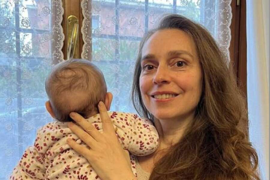 Chi è Francesca Dell’Aquila, la consigliera-mamma scaricata dal Pd a Monza: “Mi dimetto perché non posso lavorare da casa”