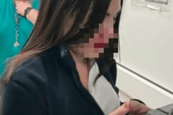 Infermiera trascinata per i capelli e presa a pugni a Napoli: aveva chiesto a familiari paziente di lascare sala d’attesa