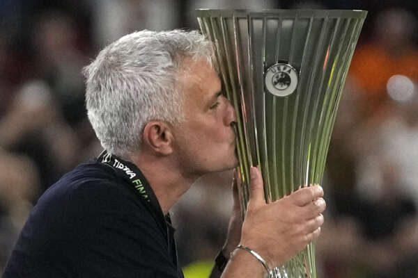 L’ultimo esonero di Mourinho: una Roma mai all’altezza della sua fama tra provocazioni e vittimismo