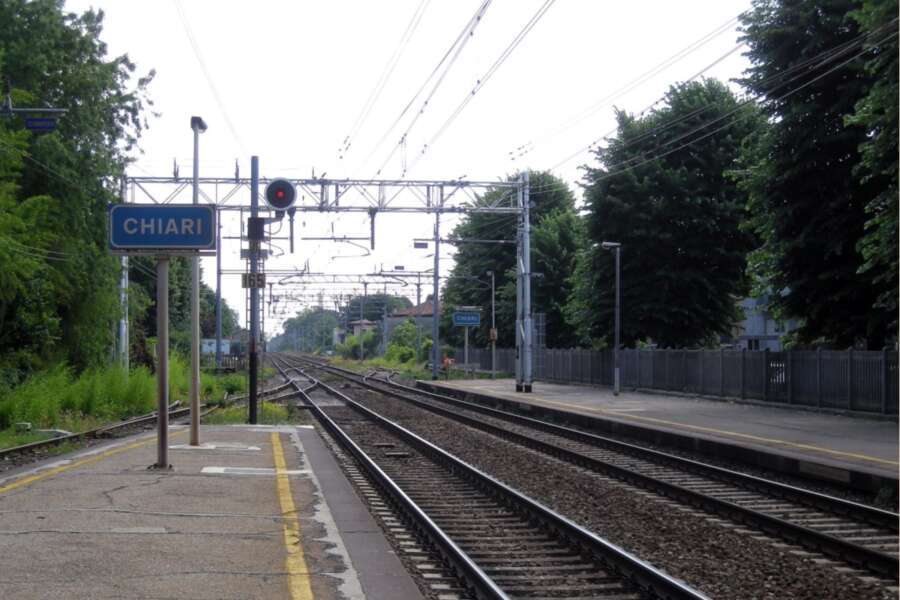 Chi è l’operaio morto nella stazione di Chiari. I lavori a mezzanotte e l’investimento sui binari. Fs: “Indebito attraversamento”