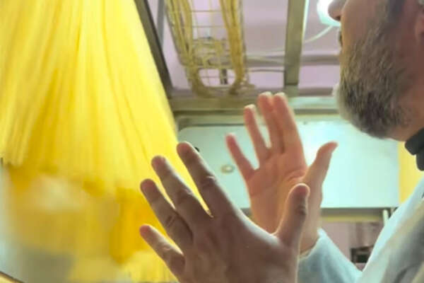 Rummo e il boicottaggio dopo la visita di Salvini, la follia di haters (e politici) non ha confini: “Non la comprate”