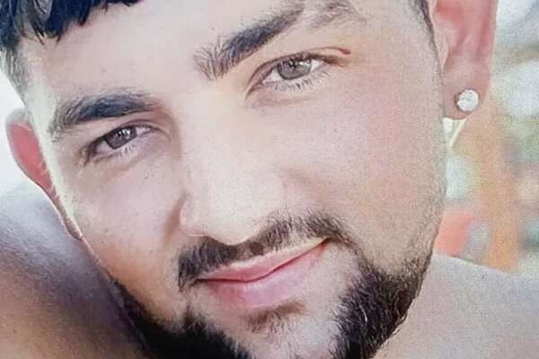 Lorenzo e il video mortale al compleanno del cugino, travolto dall’auto mentre provava a surfare: “Non faceva filmati per TikTok”