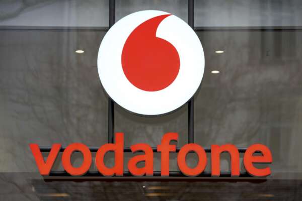 Vodafone down, problemi alla rete Internet in tutta Italia: “Migliaia di segnalazioni” Vodafone down, problemi alla rete Internet in tutta Italia: “Migliaia di segnalazioni”