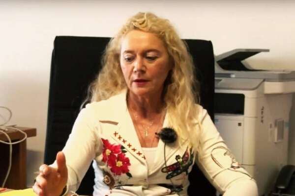 Chi è Francesca Maria Mariano, la giudice più giovane d’Italia minacciata con lettere sataniche e testa di capretto