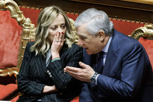 Meloni e Tajani attaccati da Renzi sulla sconfitta italiana per la sede Amla