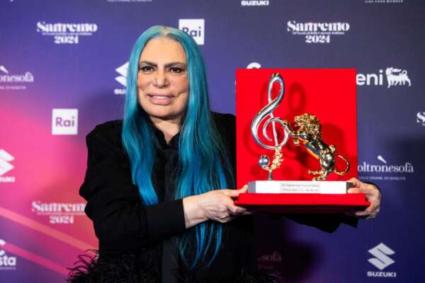Loredana Berté, sfumato Sanremo cerca il posto all’Eurovision con ‘Una voce per San Marino’: “Voglio andare in Svezia dal mio ex e rompergli le scatole” Loredana Berté, sfumato Sanremo cerca il posto all’Eurovision con ‘Una voce per San Marino’: “Voglio andare in Svezia dal mio ex e rompergli le scatole”