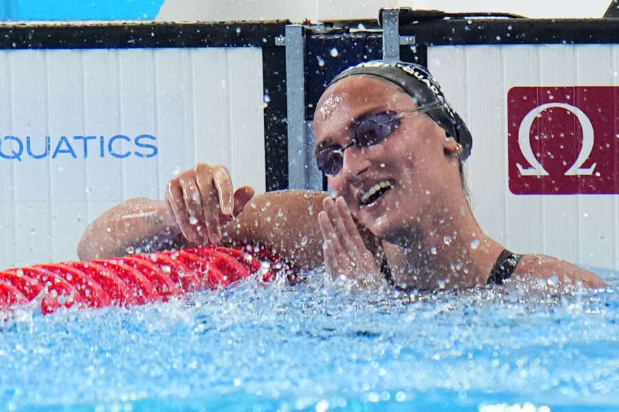 Mondiali di Nuoto, Simona Quadarella d’oro nei 1500 stile libero. Arriva il pass per Parigi 2024
