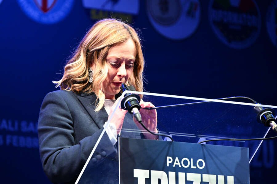 Giorgia Meloni (Presidente del Consiglio dei Ministri italiano e leader di "Fratelli d’Italia") durante il comizio conclusivo delle Elezioni Regionali Sarde a Cagliari, Italia – 21 Febbraio 2024 – Politica
( Photo  Gianluca Zuddas/LaPresse )

Giorgia Meloni (Italian Prime Minister and leader of "Fratelli d’Italia") during the closing rally of the Sardinian Regional Elections in Cagliari, Italy – Feb. 21, 2024 – Politics
( Photo Gianluca Zuddas/LaPresse )