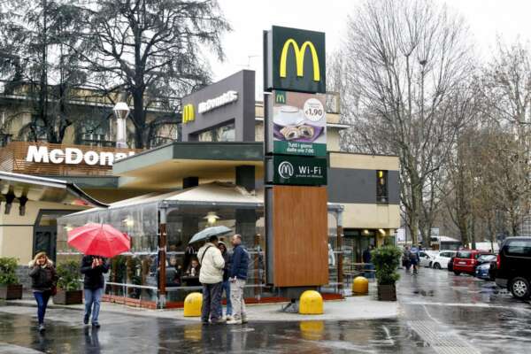 Chi è Giorgia Favaro, la nuova CEO di Mcdonald’s Italia: “Al Sud siamo l’unico presidio aperto. Così abbiamo offerto 217.000 pasti”