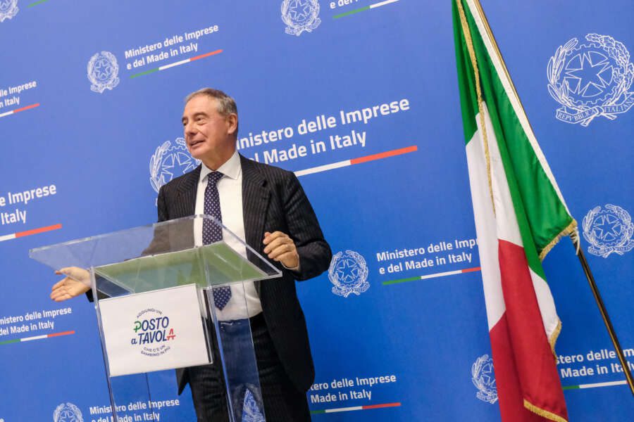 Incentivi auto 2024, giusta la linea di Urso?