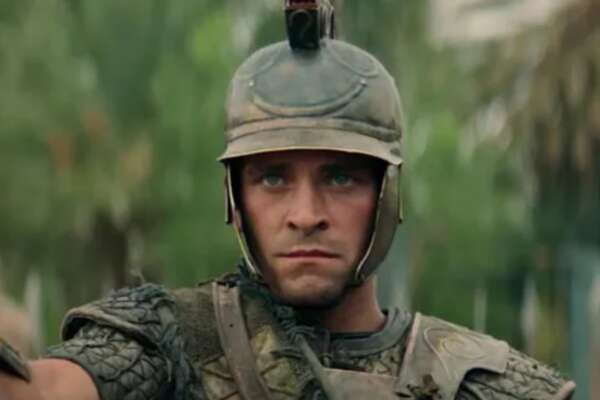 In Grecia la polemica della serie Netflix su Alessandro Magno finisce in parlamento: con Efestione fu amore omosessuale? In Grecia la polemica della serie Netflix su Alessandro Magno finisce in parlamento: con Efestione fu amore omosessuale?