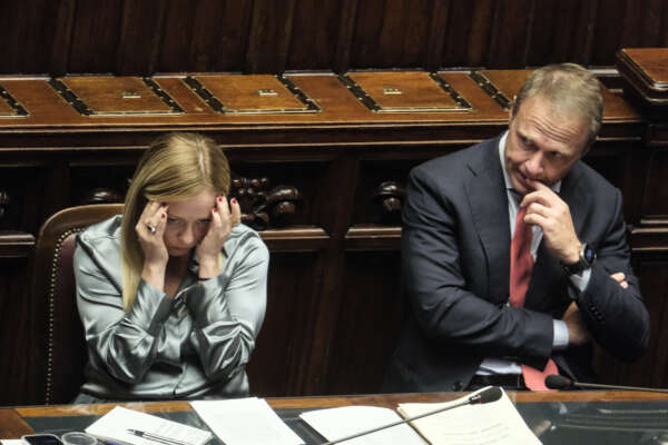 Foto Mauro Scrobogna/LaPresse 
25-10-2023 Roma (Italia) – Politica – Camera dei Deputati, comunicazioni del Presidente del Consiglio in vista del Consiglio europeo – Nella foto: Il Presidente del Consiglio Giorgia Meloni con il Ministro Francesco Lollobrigida 

October 25, 2023 Rome (Italy)- Politics – Chamber of Deputies, communications from the Prime Minister in view of the European Council – In the photo: Prime Minister Giorgia Meloni with Minister Francesco Lollobrigida