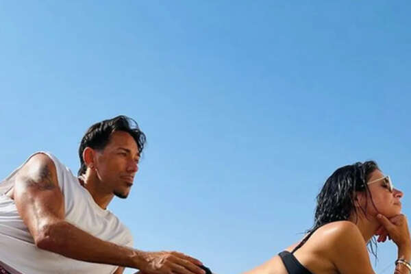 Giorgia e Emanuel Lo “mi chiese di sposarlo ma se la donna non organizza finisce lì” poi la foto come Jennifer Lopez e Ben Affleck (senza yacht) Giorgia e Emanuel Lo “mi chiese di sposarlo ma se la donna non organizza finisce lì” poi la foto come Jennifer Lopez e Ben Affleck (senza yacht)