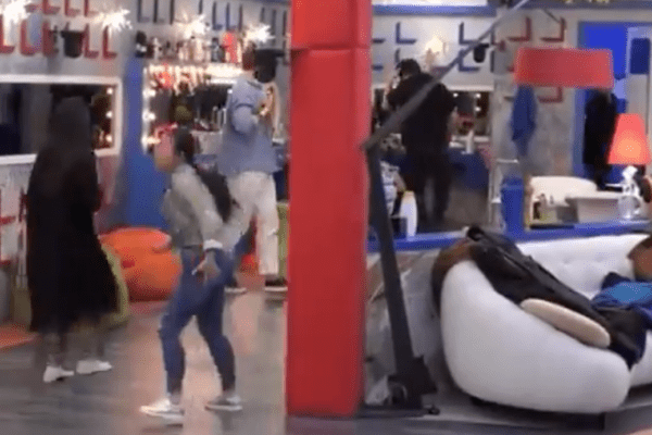 Malore nella casa del Grande Fratello, “arriva l’ambulanza”: il giallo sulle condizioni di Giuseppe Garibaldi