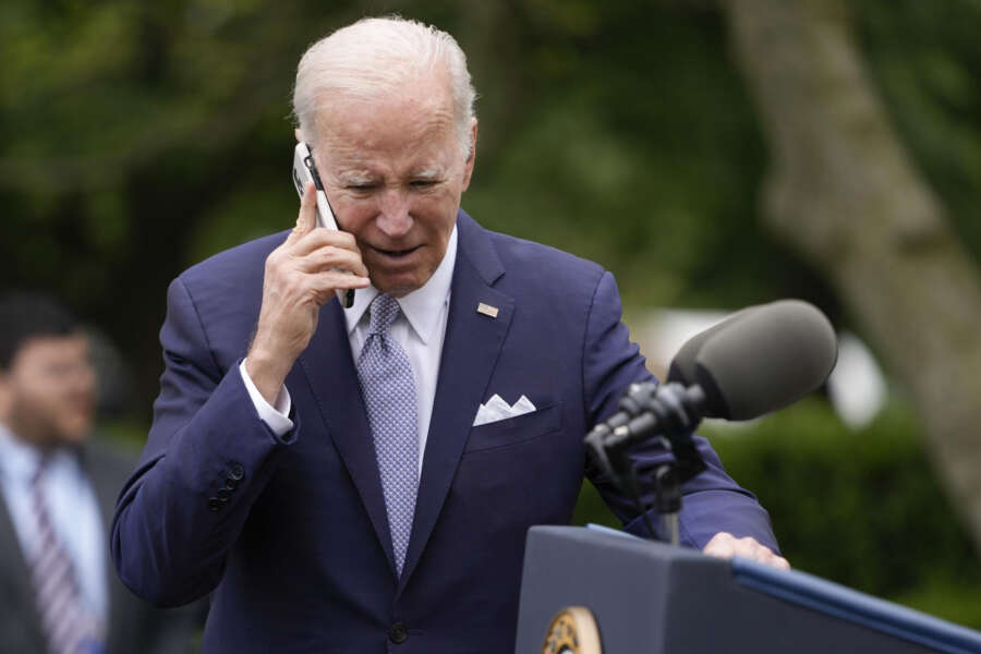Il finto messaggio registrato da Biden che invita i democratici a non votare: così l’IA può influenzare le elezioni