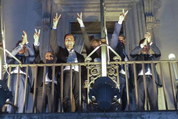 Cos’è il populismo di governo: l’antipolitica dei 5 Stelle ha contagiato trasversalmente l’intera politica nazionale