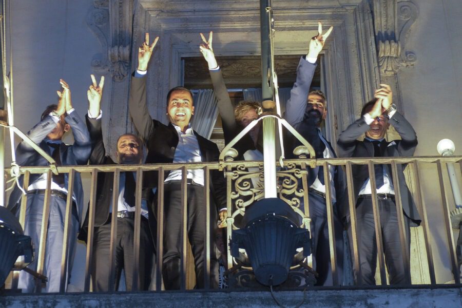 Finanziamento pubblico ai partiti per vincere l’astensionismo e archiviare dilettanti della società civile e professionisti bari