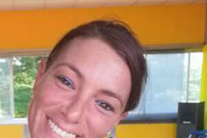 Femminicidio Sara Buratin, trovato il corpo del marito: ‘morto suicida chiuso in auto in fondo al fiume’ a Bovolenta dopo l’omicidio