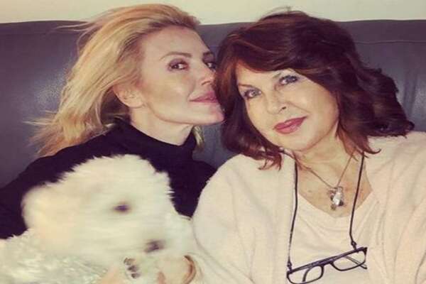 Chi è Leontine Snell, la mamma di Nathaly Caldonazzo ‘io concepita da una violenza’ e su Troisi rivela: “ero anoressica quando stavo con lui” Chi è Leontine Snell, la mamma di Nathaly Caldonazzo ‘io concepita da una violenza’ e su Troisi rivela: “ero anoressica quando stavo con lui”